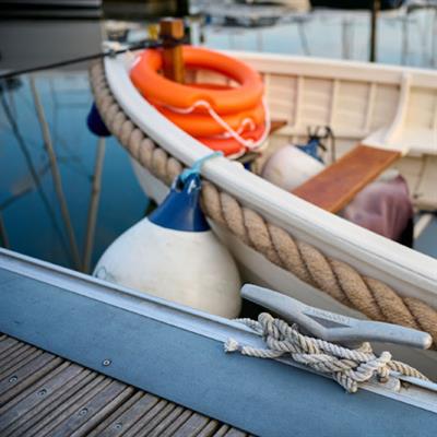 8 top tips for maintaining your pontoons