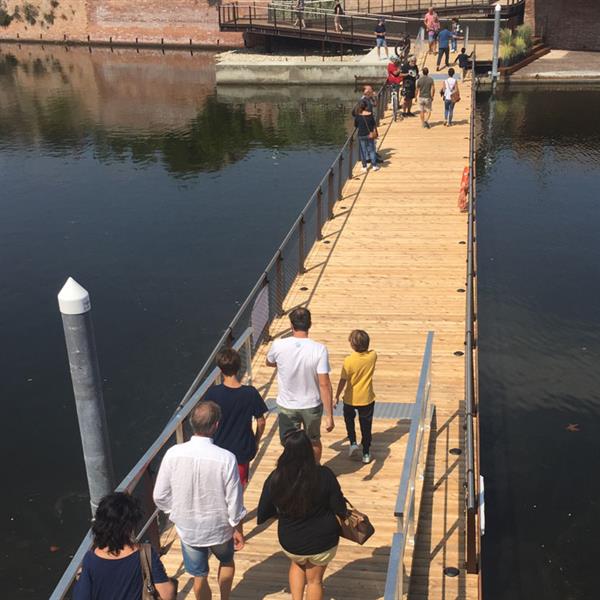 A floating bridge in the heart of a historic city