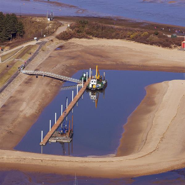 Docking facility for wind farm contractors